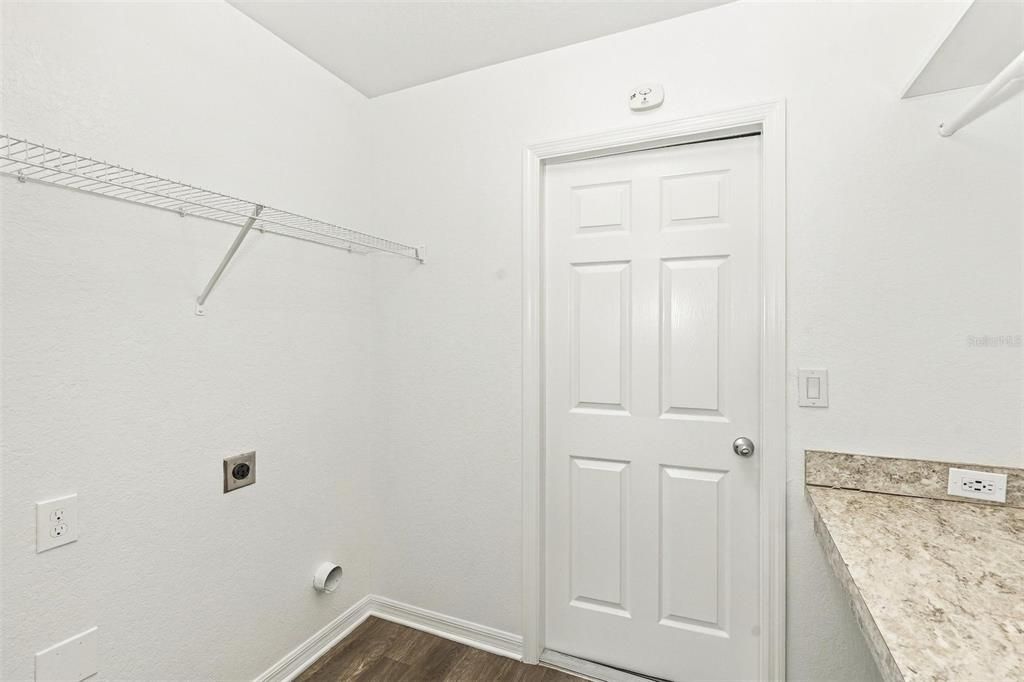 For Sale: $305,000 (4 beds, 2 baths, 1715 Square Feet)