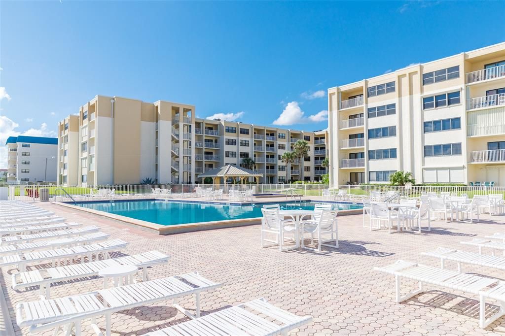 В аренду: $4,250 (2 спален, 2 ванн, 950 Квадратных фут)