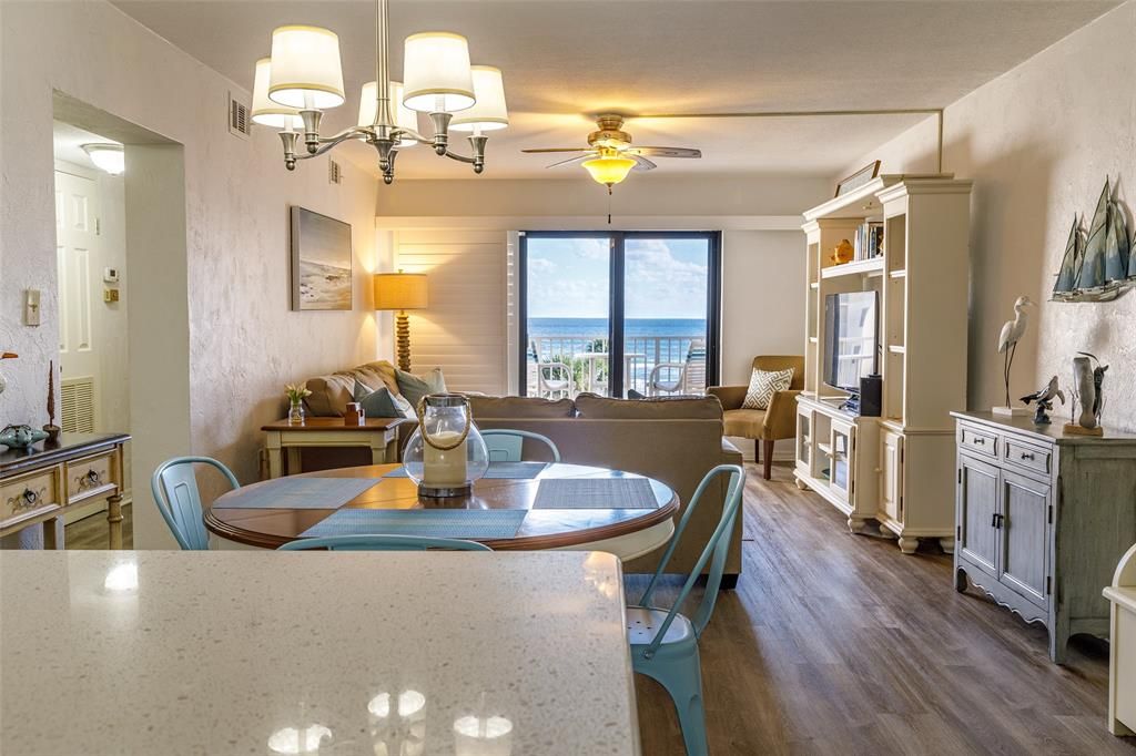 В аренду: $4,250 (2 спален, 2 ванн, 950 Квадратных фут)