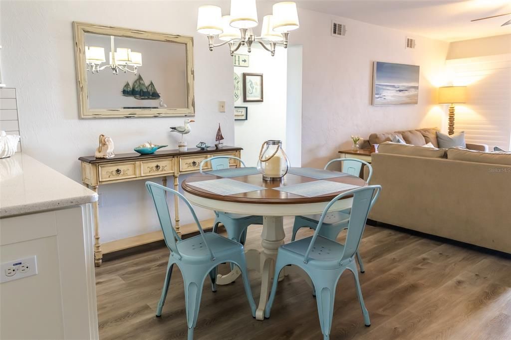 В аренду: $4,250 (2 спален, 2 ванн, 950 Квадратных фут)