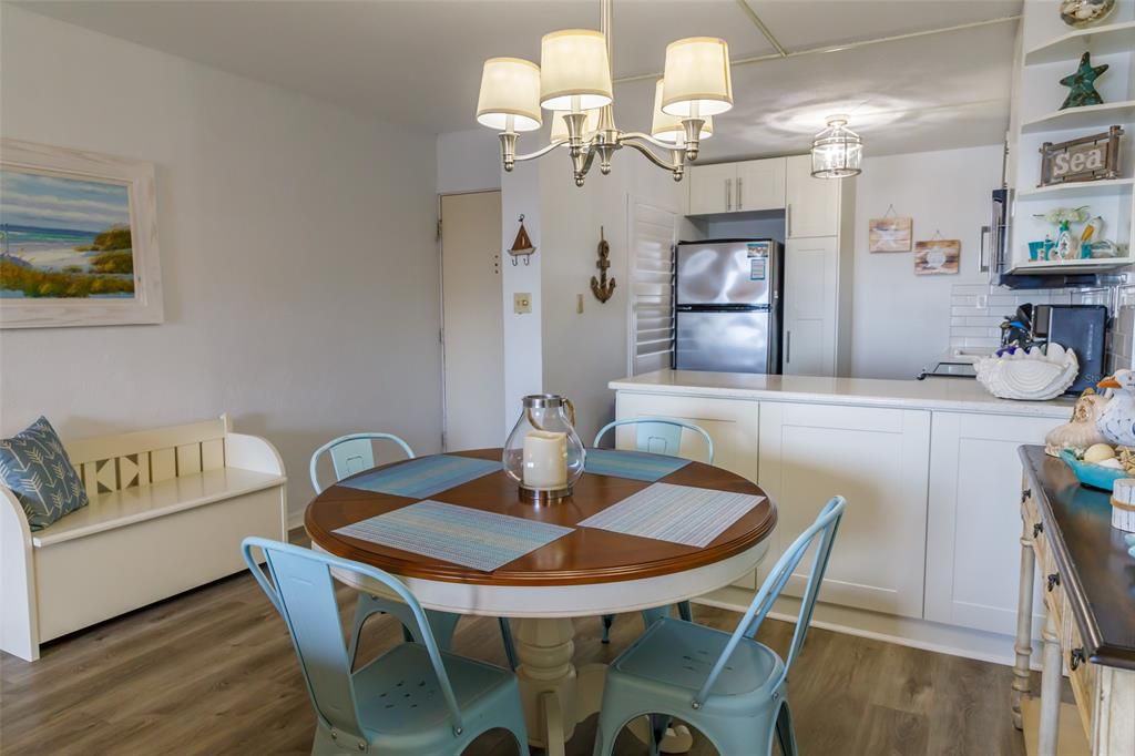 В аренду: $4,250 (2 спален, 2 ванн, 950 Квадратных фут)
