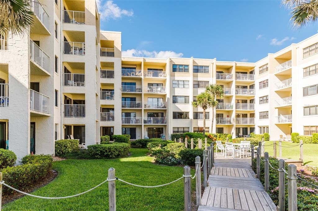 В аренду: $4,250 (2 спален, 2 ванн, 950 Квадратных фут)