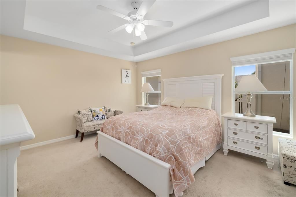 На продажу: $299,900 (2 спален, 2 ванн, 1080 Квадратных фут)
