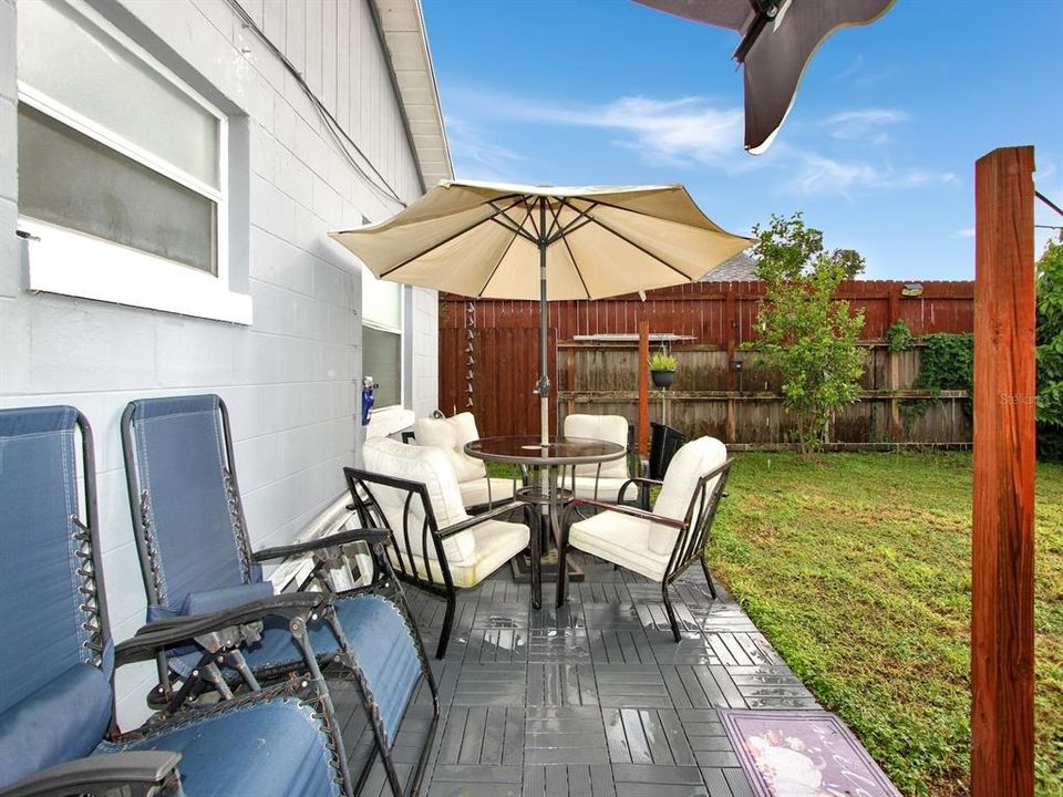 For Sale: $345,000 (3 beds, 2 baths, 1140 Square Feet)
