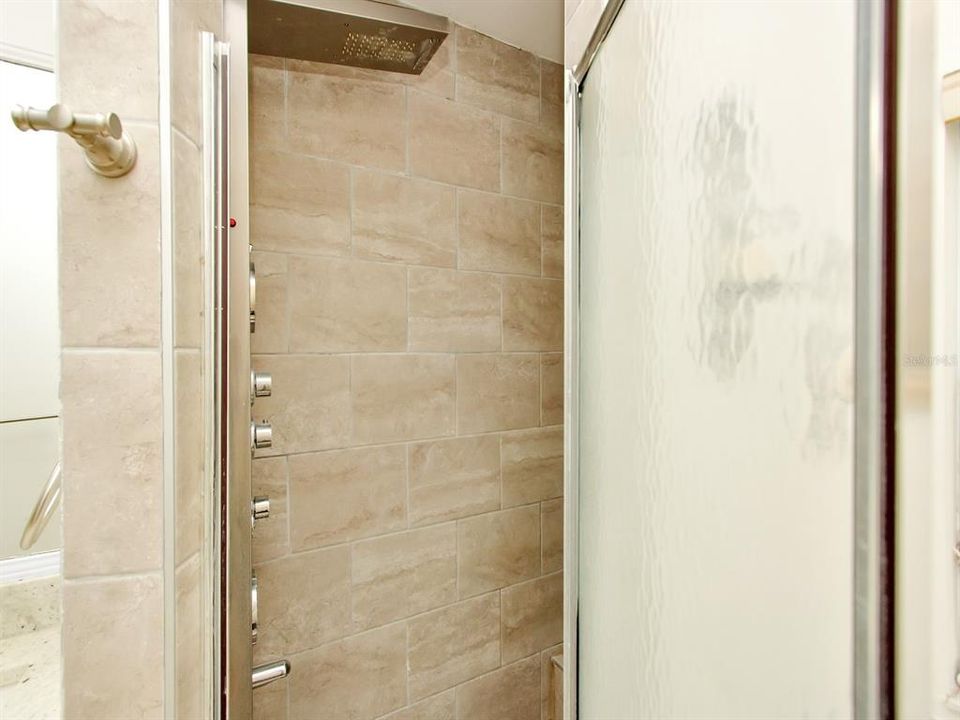 For Sale: $345,000 (3 beds, 2 baths, 1140 Square Feet)