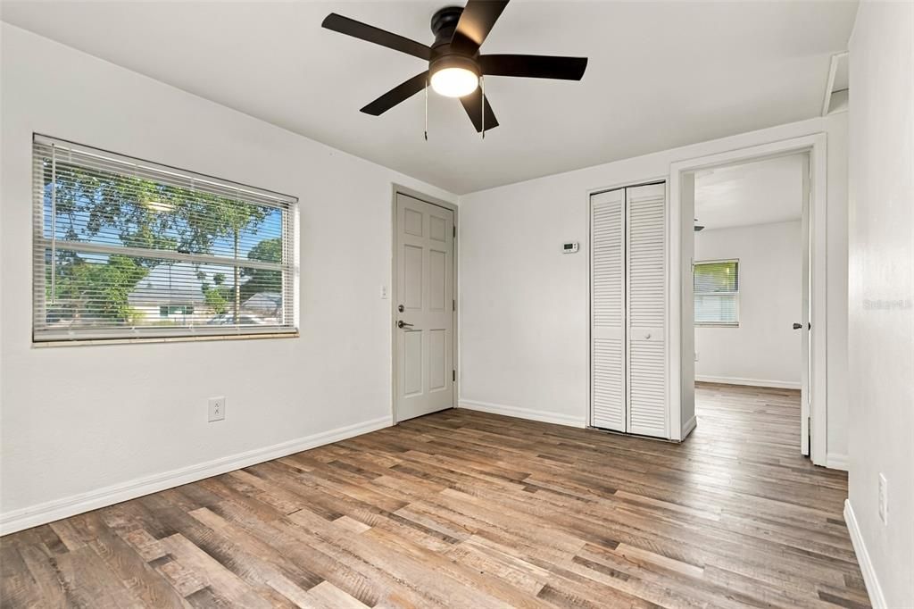 For Sale: $299,000 (2 beds, 1 baths, 841 Square Feet)