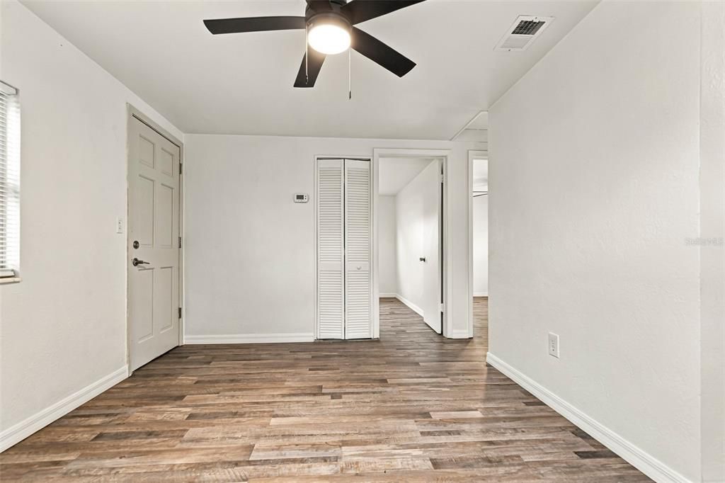 For Sale: $299,000 (2 beds, 1 baths, 841 Square Feet)