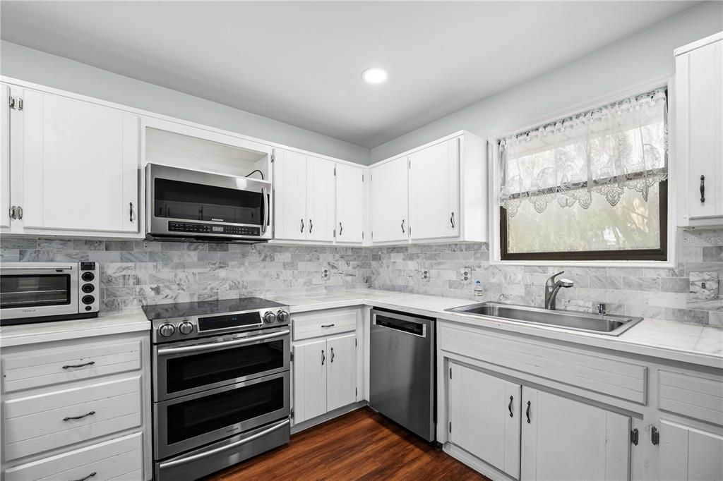 En Venta: $529,990 (4 camas, 2 baños, 2071 Pies cuadrados)