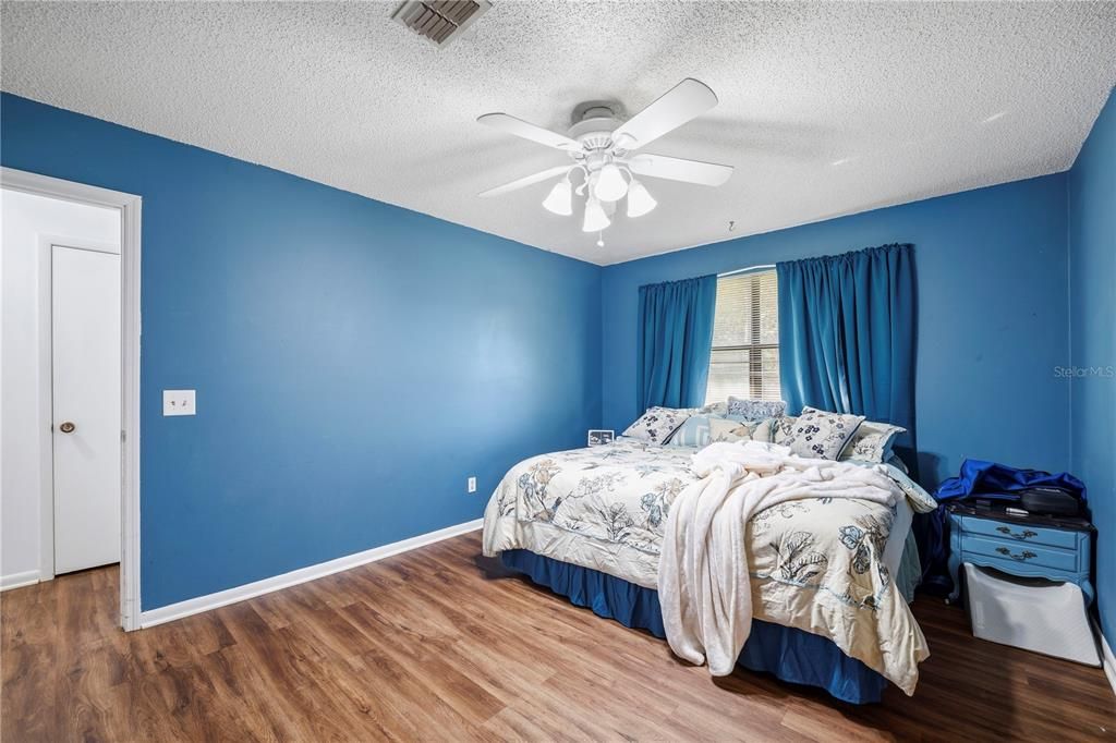 En Venta: $529,990 (4 camas, 2 baños, 2071 Pies cuadrados)