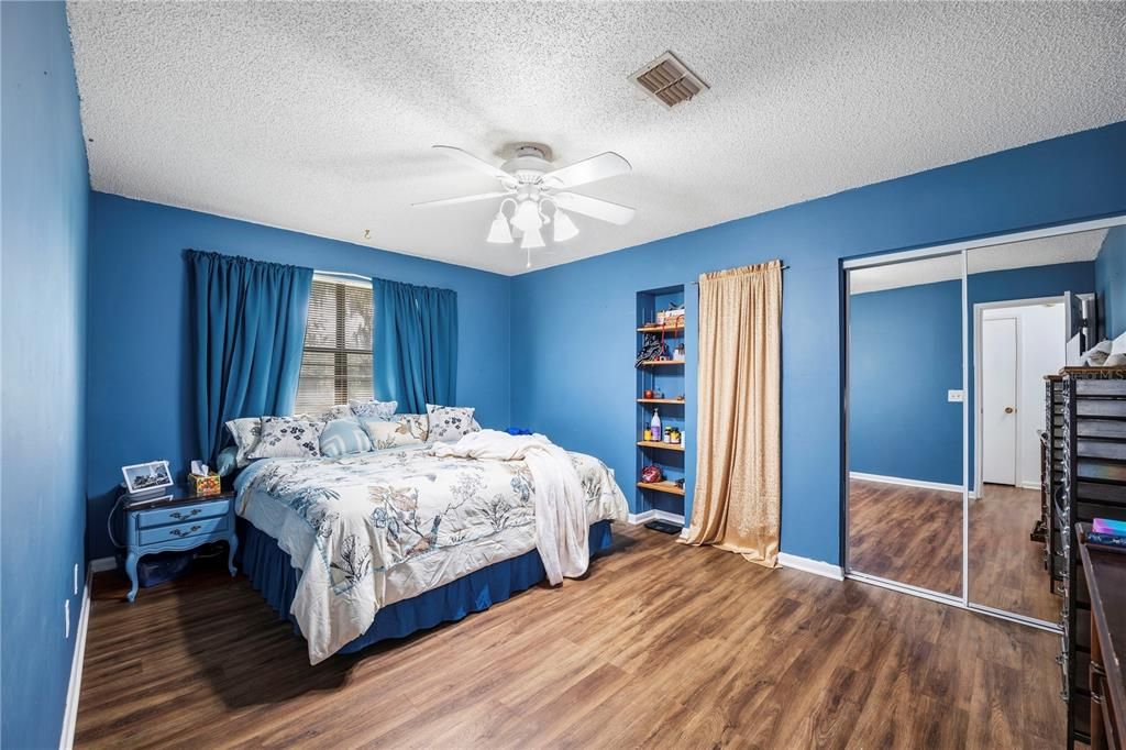 En Venta: $529,990 (4 camas, 2 baños, 2071 Pies cuadrados)