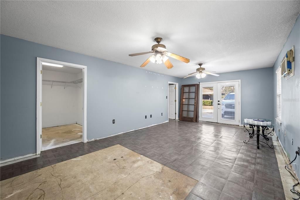 En Venta: $529,990 (4 camas, 2 baños, 2071 Pies cuadrados)