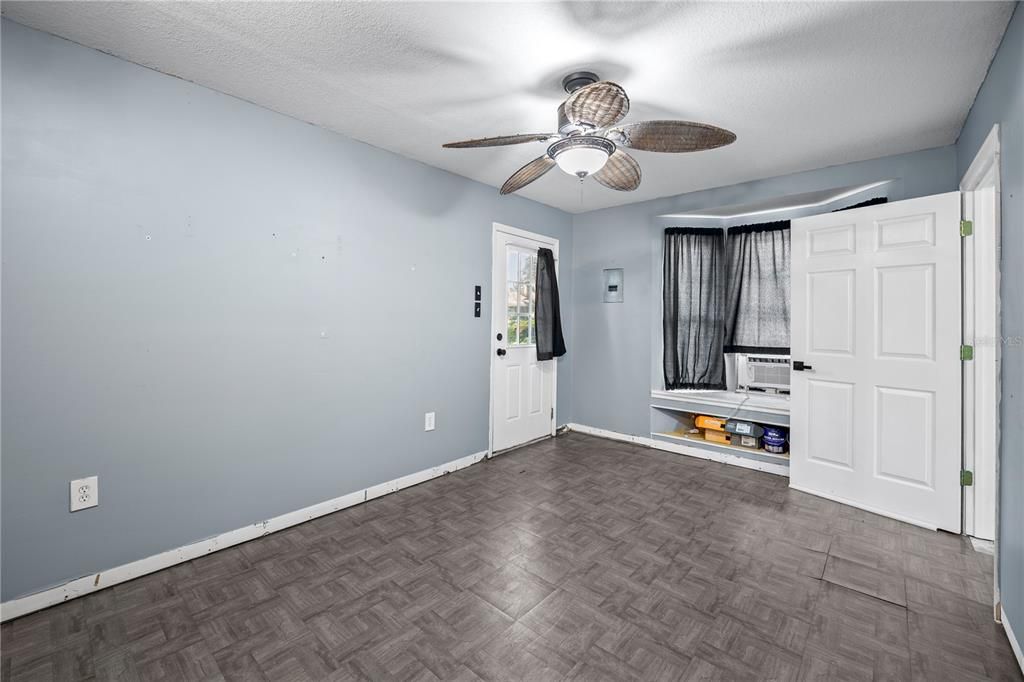 En Venta: $529,990 (4 camas, 2 baños, 2071 Pies cuadrados)