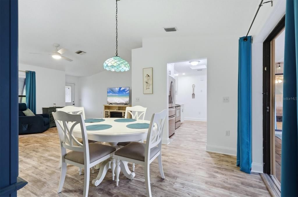 For Sale: $299,000 (3 beds, 2 baths, 1248 Square Feet)