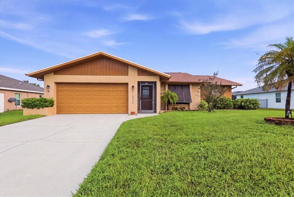 For Sale: $299,000 (3 beds, 2 baths, 1248 Square Feet)