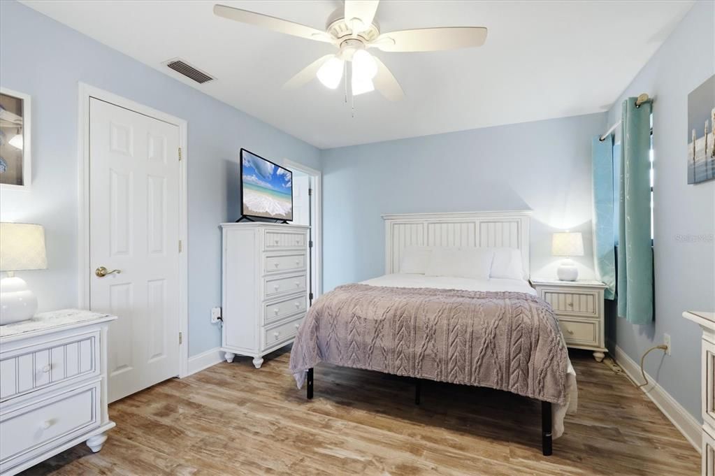 For Sale: $299,000 (3 beds, 2 baths, 1248 Square Feet)