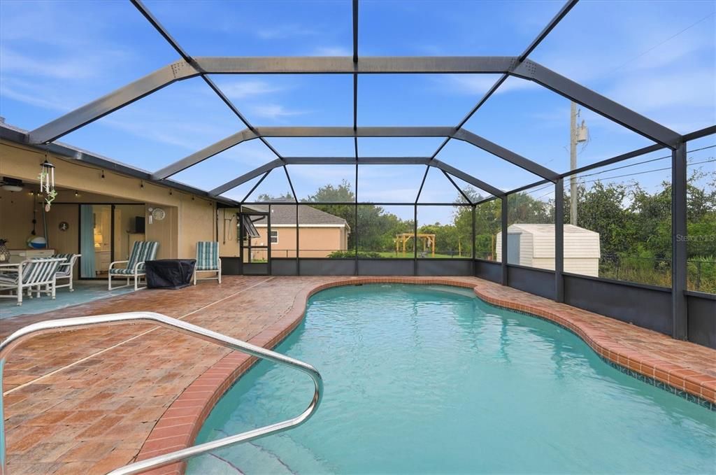 For Sale: $299,000 (3 beds, 2 baths, 1248 Square Feet)