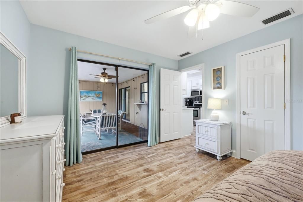 For Sale: $299,000 (3 beds, 2 baths, 1248 Square Feet)
