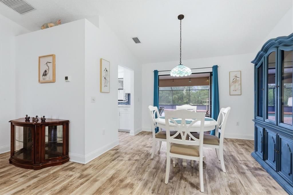 For Sale: $299,000 (3 beds, 2 baths, 1248 Square Feet)