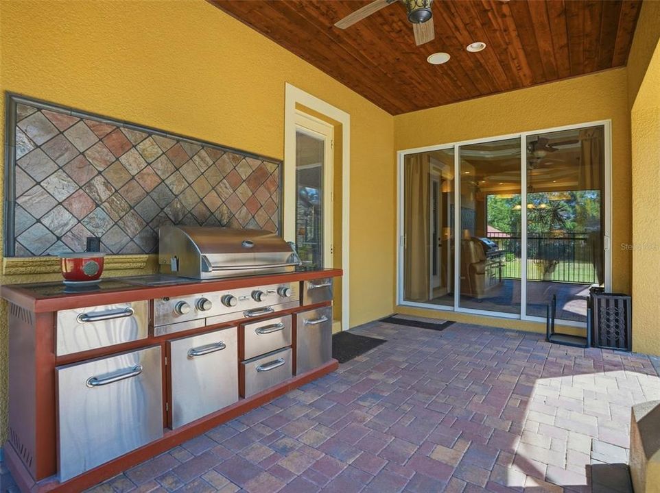 На продажу: $995,000 (4 спален, 3 ванн, 3845 Квадратных фут)