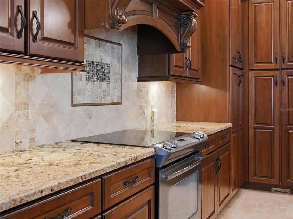 На продажу: $995,000 (4 спален, 3 ванн, 3845 Квадратных фут)