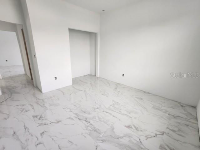 En Venta: $345,000 (4 camas, 3 baños, 2024 Pies cuadrados)