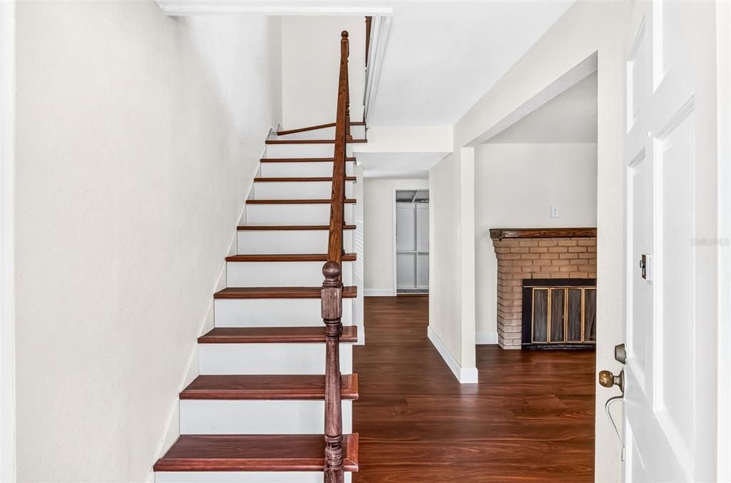 На продажу: $299,900 (3 спален, 2 ванн, 1340 Квадратных фут)