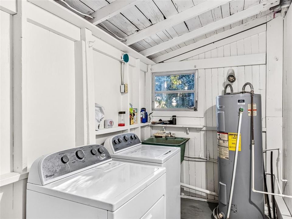 На продажу: $299,900 (3 спален, 2 ванн, 1340 Квадратных фут)