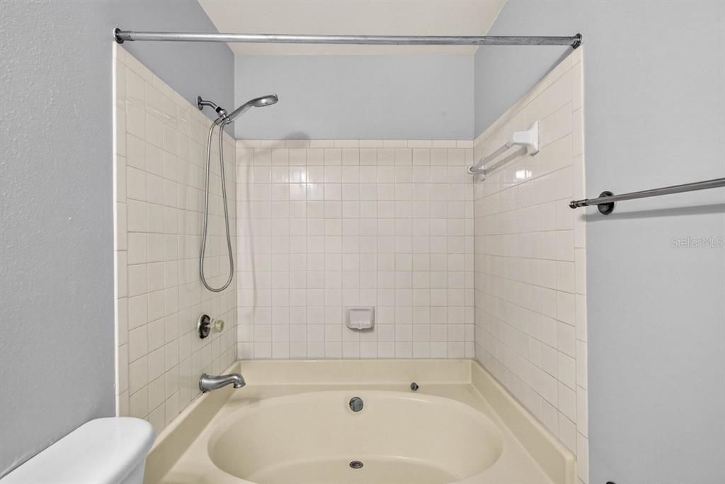 На продажу: $129,900 (1 спален, 1 ванн, 738 Квадратных фут)