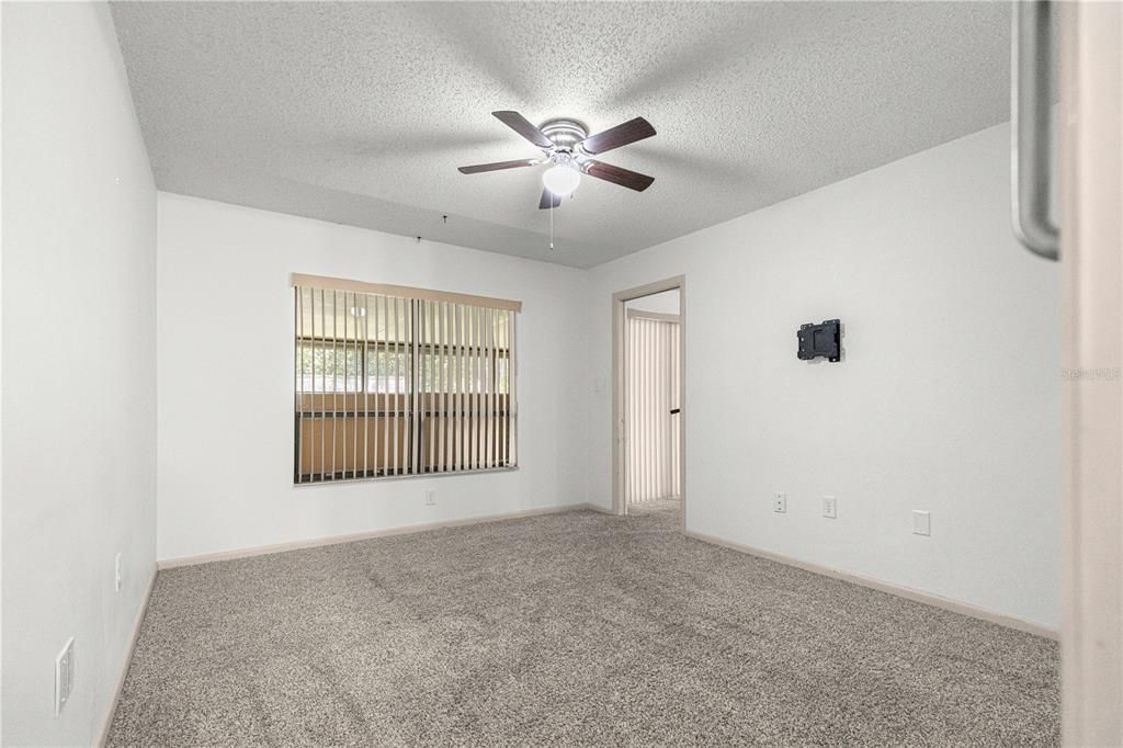 For Sale: $199,900 (3 beds, 2 baths, 1218 Square Feet)