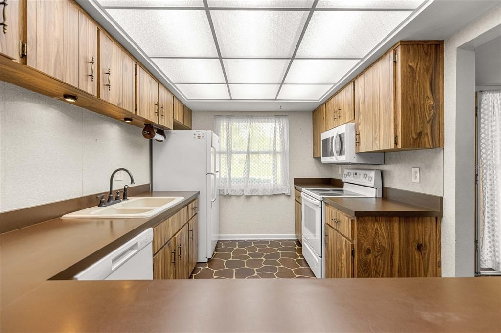 For Sale: $199,900 (3 beds, 2 baths, 1218 Square Feet)