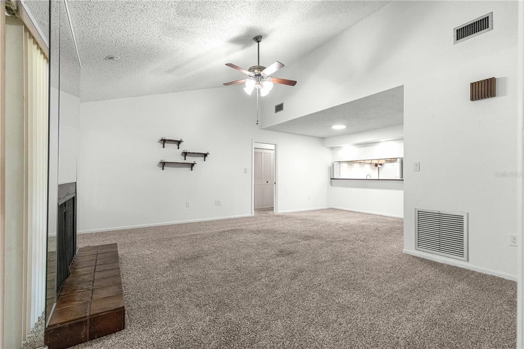 For Sale: $199,900 (3 beds, 2 baths, 1218 Square Feet)