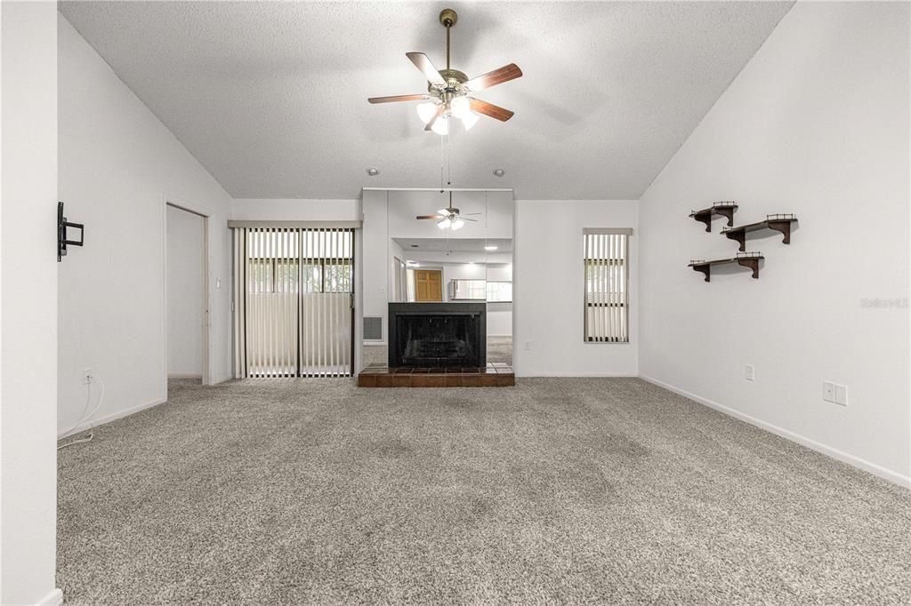 For Sale: $199,900 (3 beds, 2 baths, 1218 Square Feet)