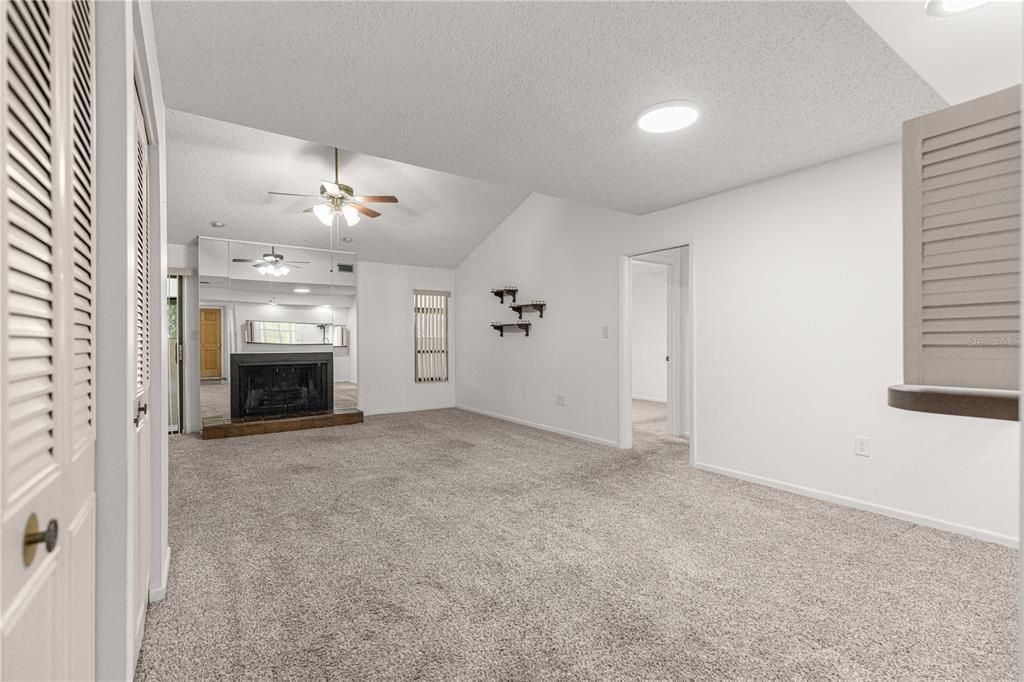 For Sale: $199,900 (3 beds, 2 baths, 1218 Square Feet)