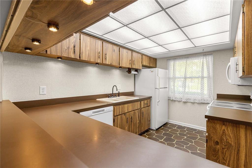 For Sale: $199,900 (3 beds, 2 baths, 1218 Square Feet)