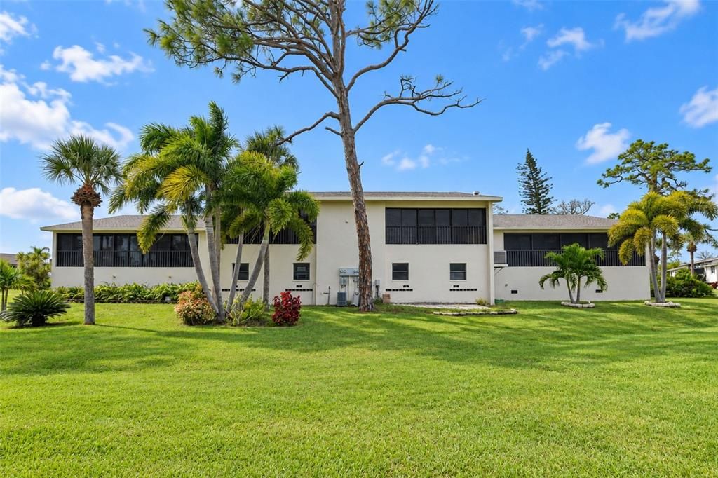 En Venta: $179,900 (2 camas, 2 baños, 950 Pies cuadrados)