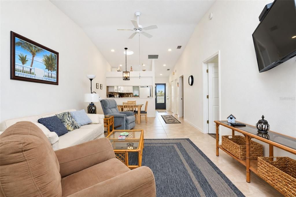 En Venta: $179,900 (2 camas, 2 baños, 950 Pies cuadrados)
