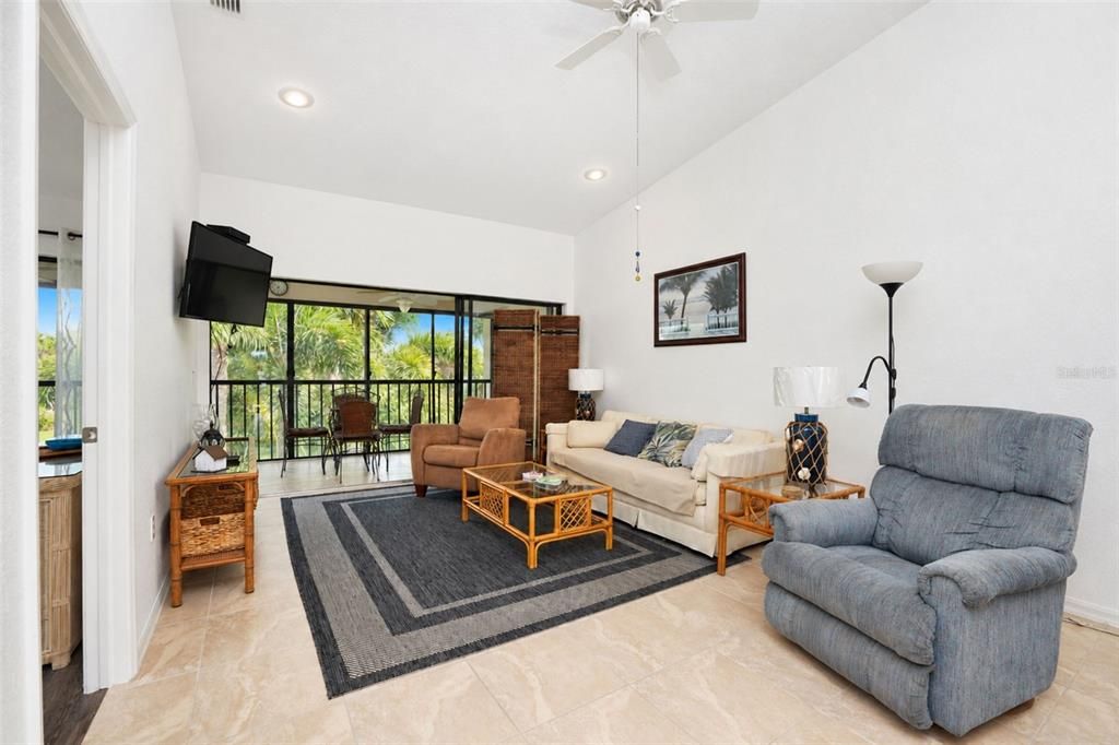 En Venta: $179,900 (2 camas, 2 baños, 950 Pies cuadrados)