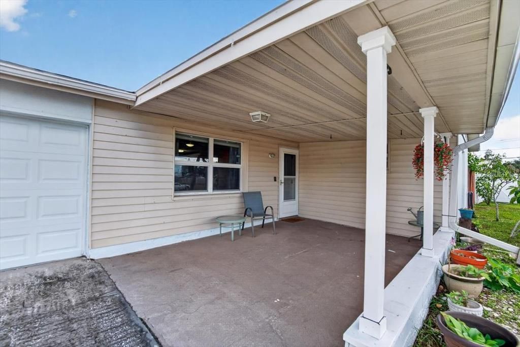 For Sale: $325,000 (3 beds, 2 baths, 1118 Square Feet)