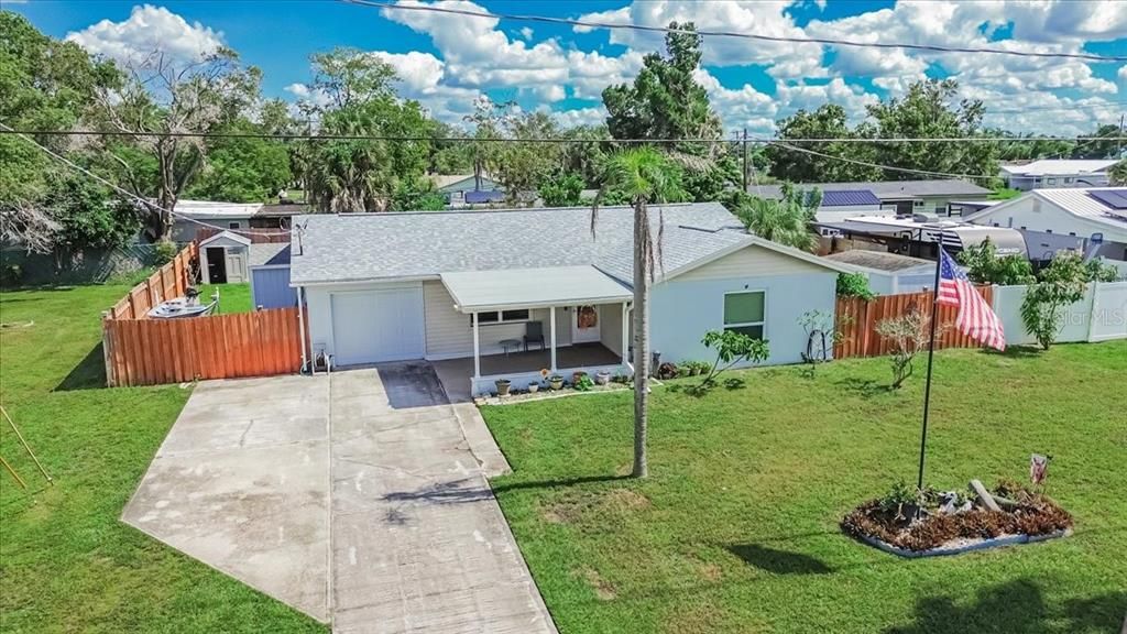 For Sale: $325,000 (3 beds, 2 baths, 1118 Square Feet)