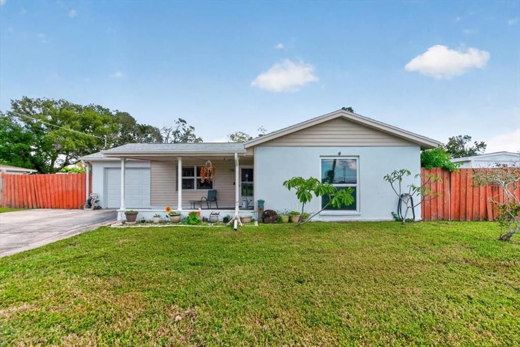 For Sale: $325,000 (3 beds, 2 baths, 1118 Square Feet)