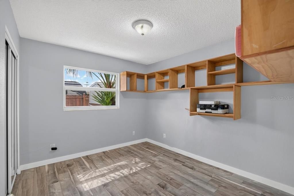 For Sale: $325,000 (3 beds, 2 baths, 1118 Square Feet)