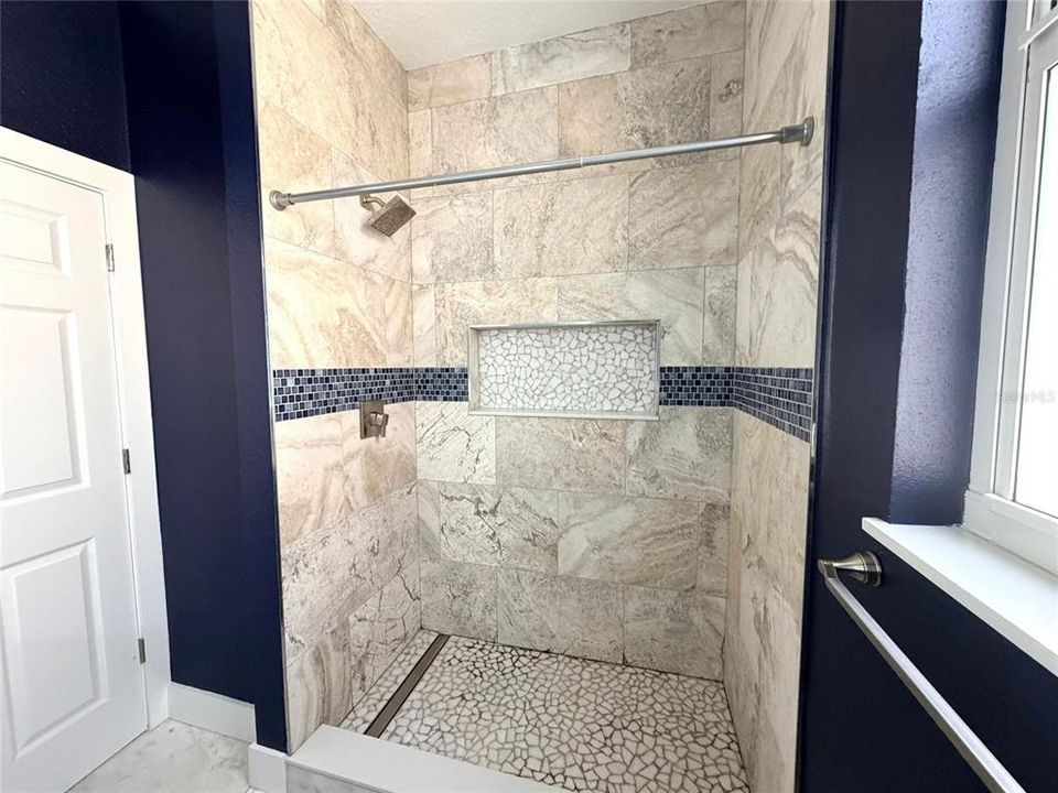En Venta: $529,000 (3 camas, 2 baños, 1924 Pies cuadrados)