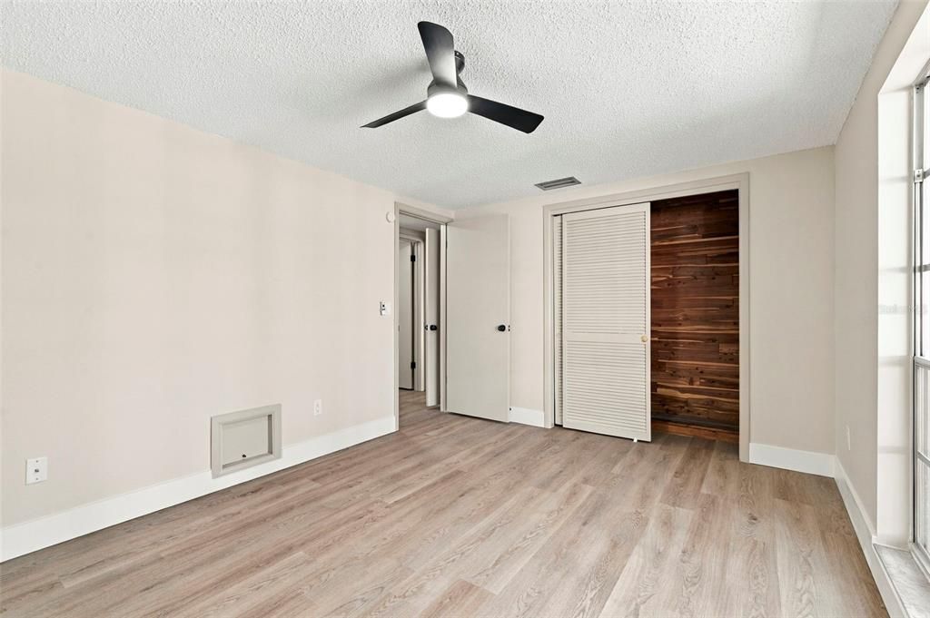 For Sale: $268,500 (2 beds, 2 baths, 1519 Square Feet)