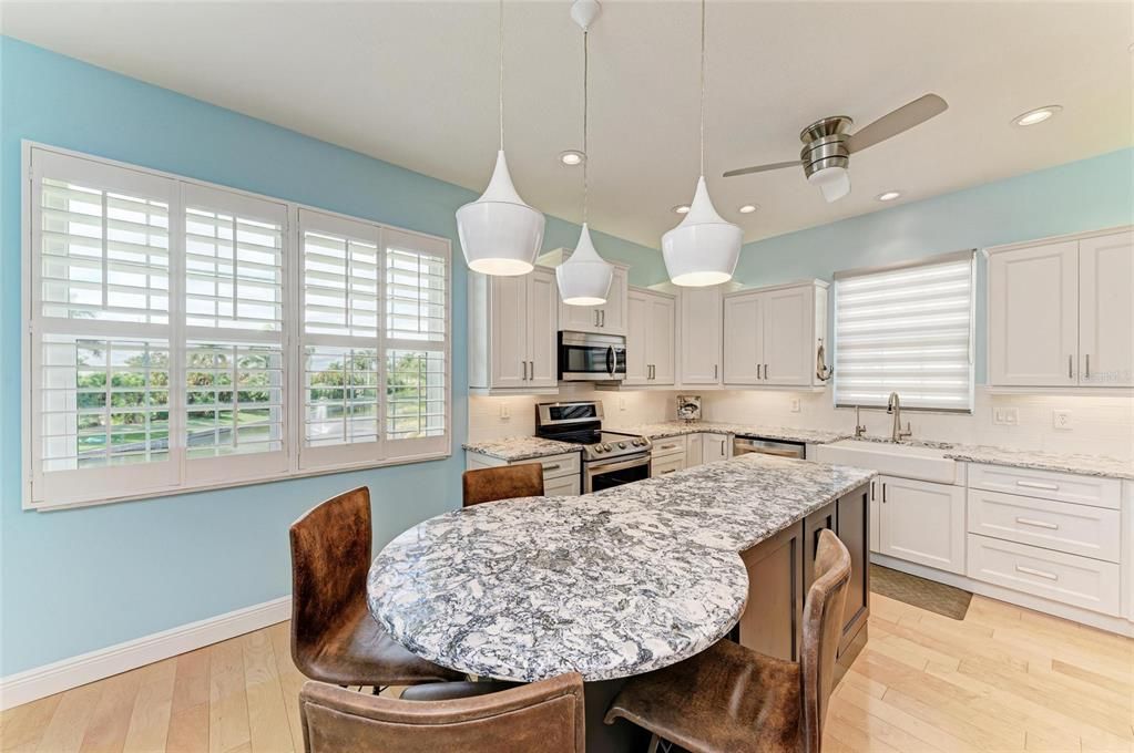 For Sale: $759,000 (3 beds, 3 baths, 2495 Square Feet)