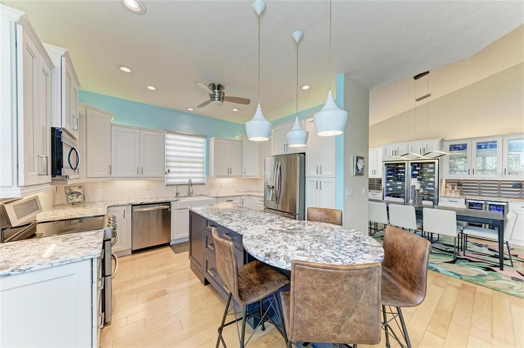 For Sale: $759,000 (3 beds, 3 baths, 2495 Square Feet)