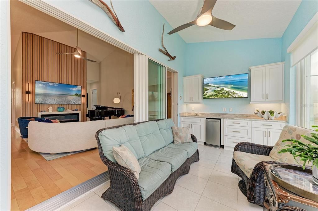 For Sale: $759,000 (3 beds, 3 baths, 2495 Square Feet)
