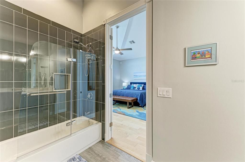For Sale: $759,000 (3 beds, 3 baths, 2495 Square Feet)