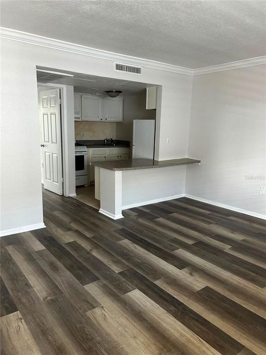 For Rent: $1,200 (1 beds, 1 baths, 496 Square Feet)