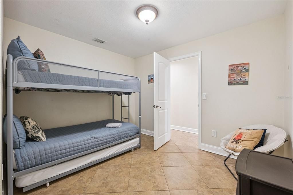 For Sale: $359,000 (4 beds, 2 baths, 1910 Square Feet)