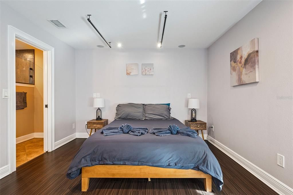For Sale: $359,000 (4 beds, 2 baths, 1910 Square Feet)